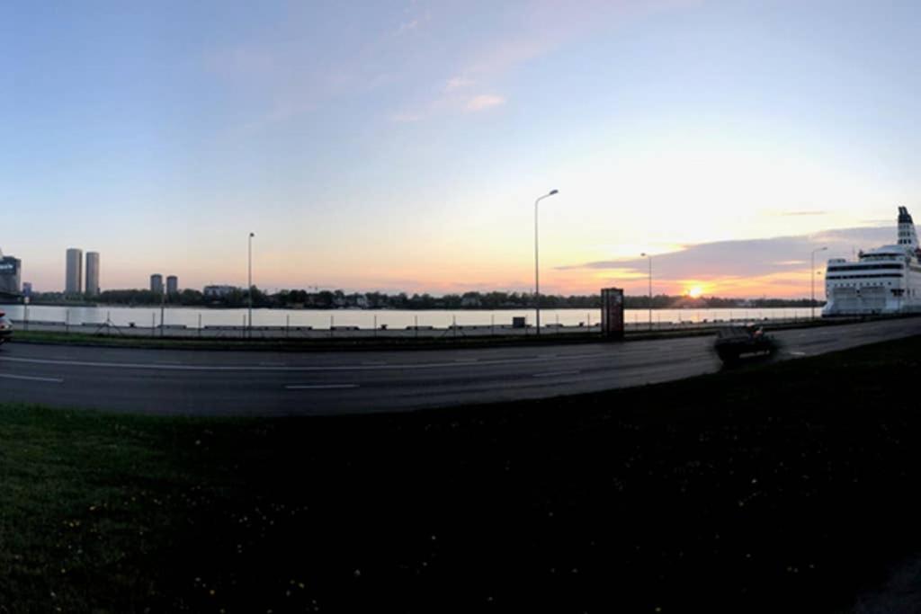 New Comfortable Apartment Nearby Promenade In 5 Minutes From Old Town Of Riga. Exterior photo